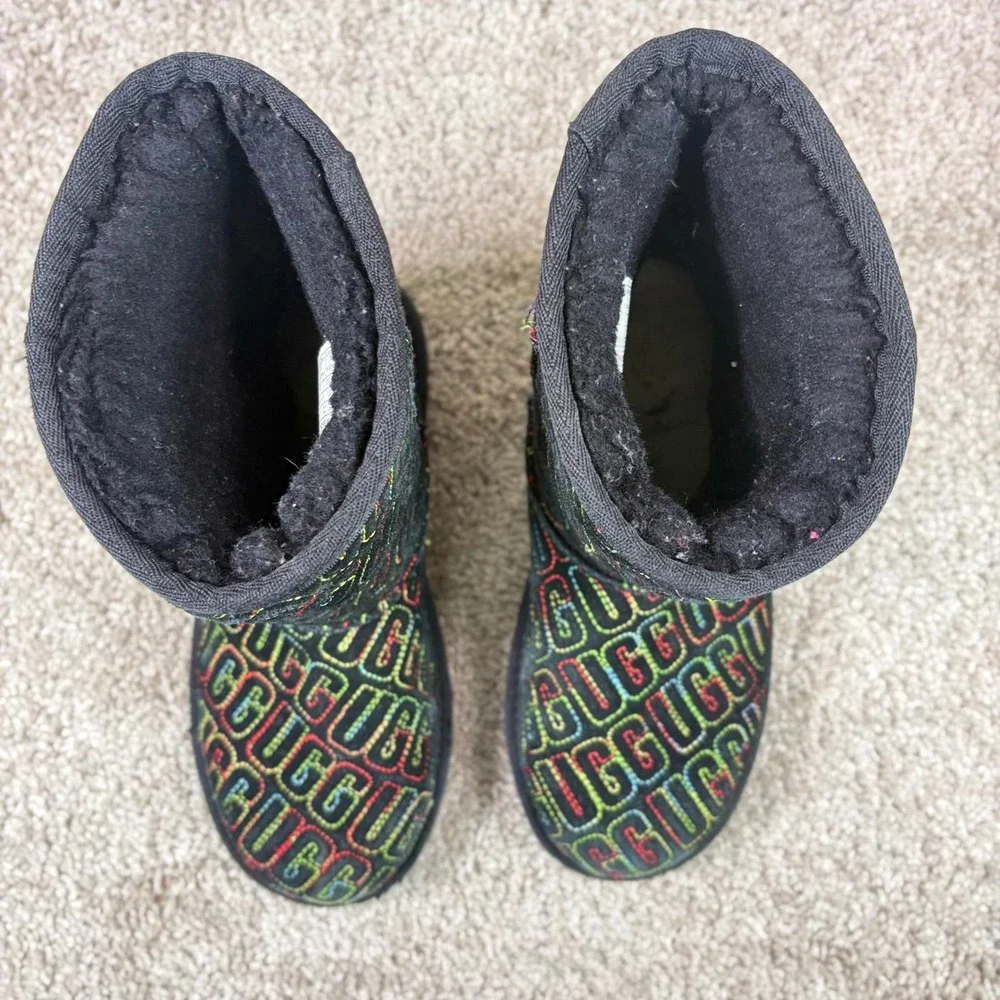 UGG Classic Boots Unisex Kids 3 Rainbow Logo Black Suede Shearling Cozy Lined